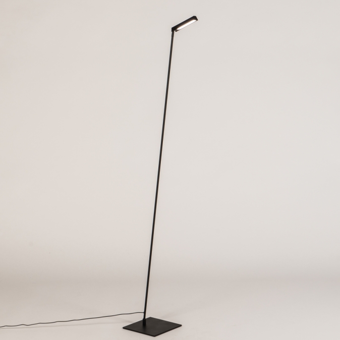 Stojací stmívatelná designová LED lampa Selenia Black